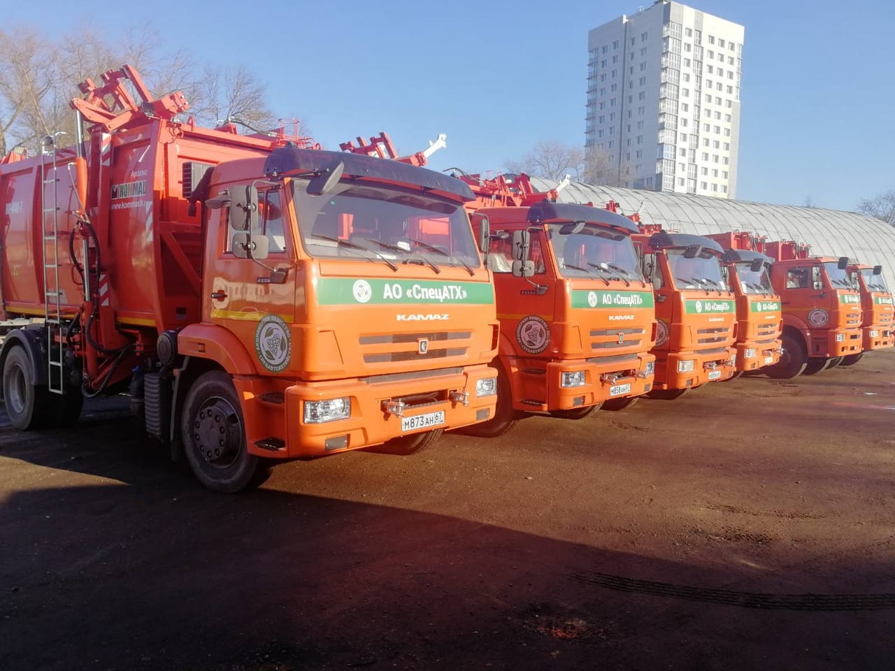 Первые 32 новых мусоровоза DAF поступили на территорию ДНР – Минстрой