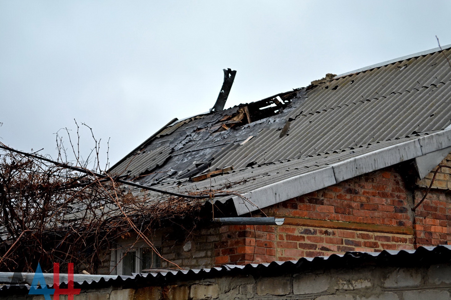 Три дома повреждены огнем ВСУ на северо-западной окраине Горловки