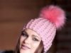 Шапки с помпоном: как носить стильно?