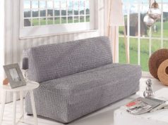 Диван без подлокотников в интерьере гостиной