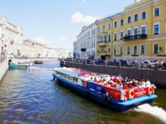 Прогулки по Неве: обязательный туристический аттракцион, если вы приехали в Санкт-Петербург